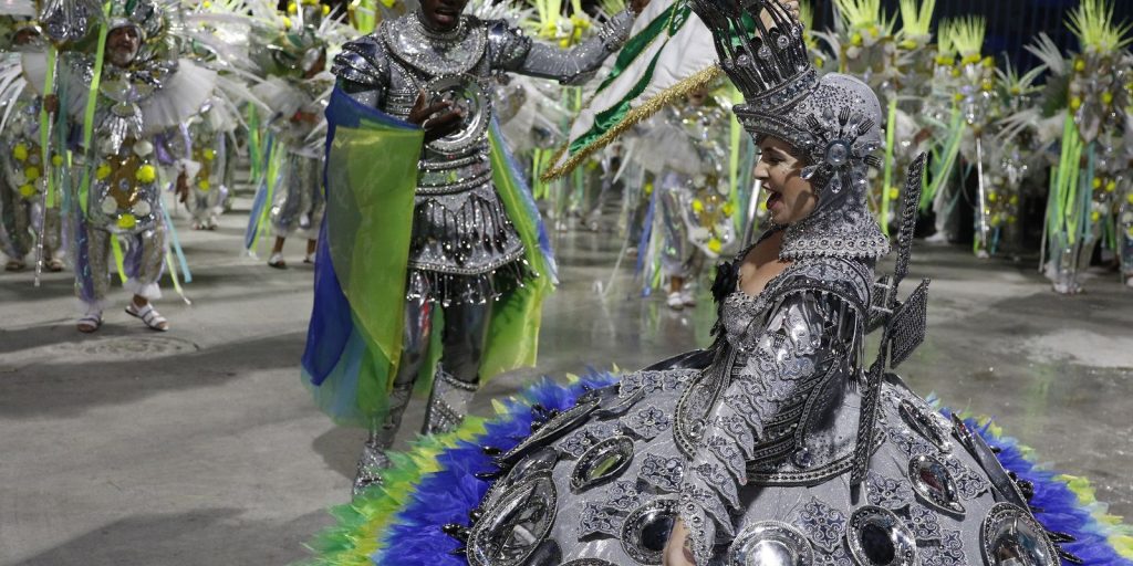 carnaval-do-rio:-segundo-dia-de-desfiles-da-serie-ouro-tem-8-escolas