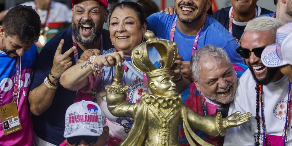 rosas-de-ouro-e-a-grande-campea-do-carnaval-de-sao-paulo