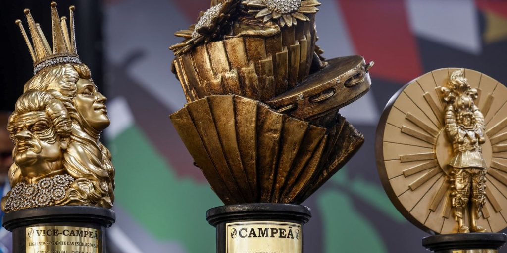 iza,-ivete-sangalo,-leci-brandao-e-zeze-mota-abrem-desfile-das-campeas