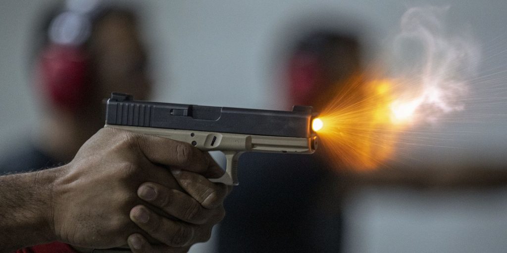 pf-e-exercito-apuram-irregularidades-em-clubes-de-tiro-no-sul-do-rj