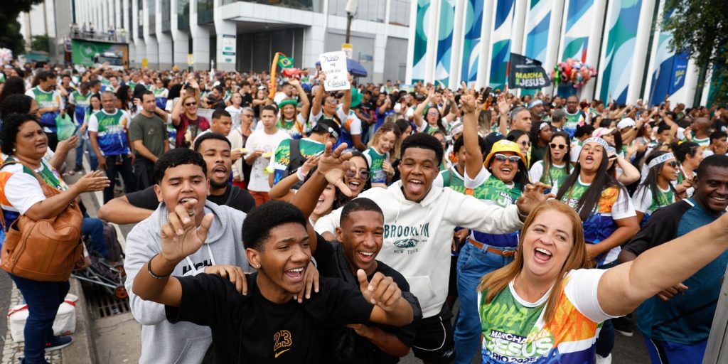 marcha-para-jesus-reune-milhares-de-fieis-no-centro-do-rio-de-janeiro