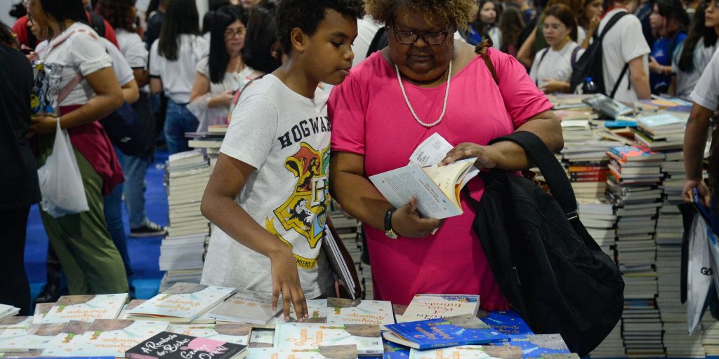 editoras-de-livros-registram-crescimento-de-3,7%-nas-vendas-ao-mercado