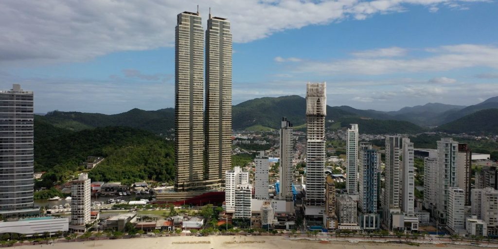 tv-brasil:-caminhos-da-reportagem-debate-impacto-de-arranha-ceus