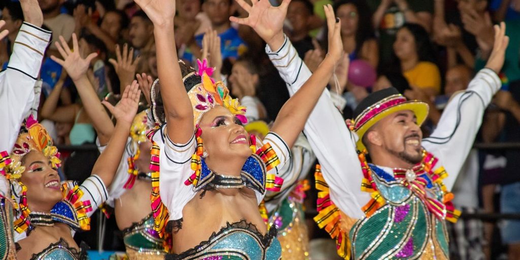 cortejo-de-quadrilhas-abre-temporada-de-festas-juninas-em-recife