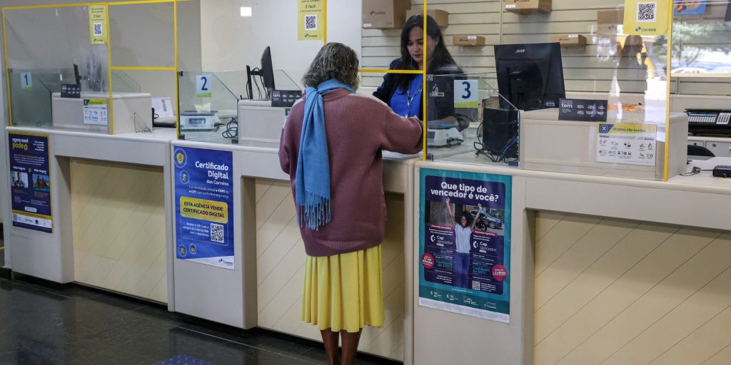 mais-de-488-mil-aposentados-foram-aos-correios-contestar-descontos