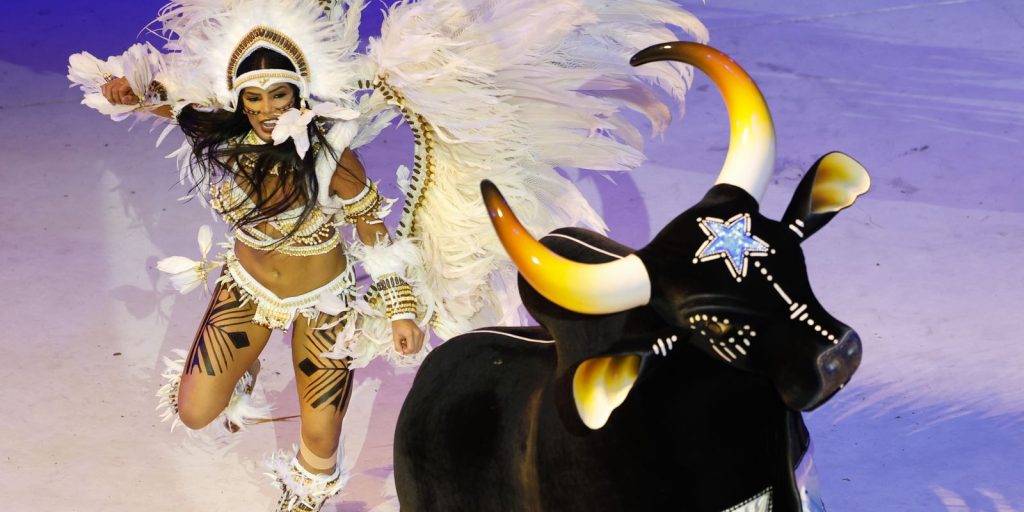 festival-de-parintins:-conheca-a-historia-do-boi-caprichoso