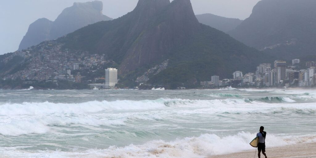 marinha-emite-aviso-de-ressaca-e-alerta-de-ventos-fortes-no-rio