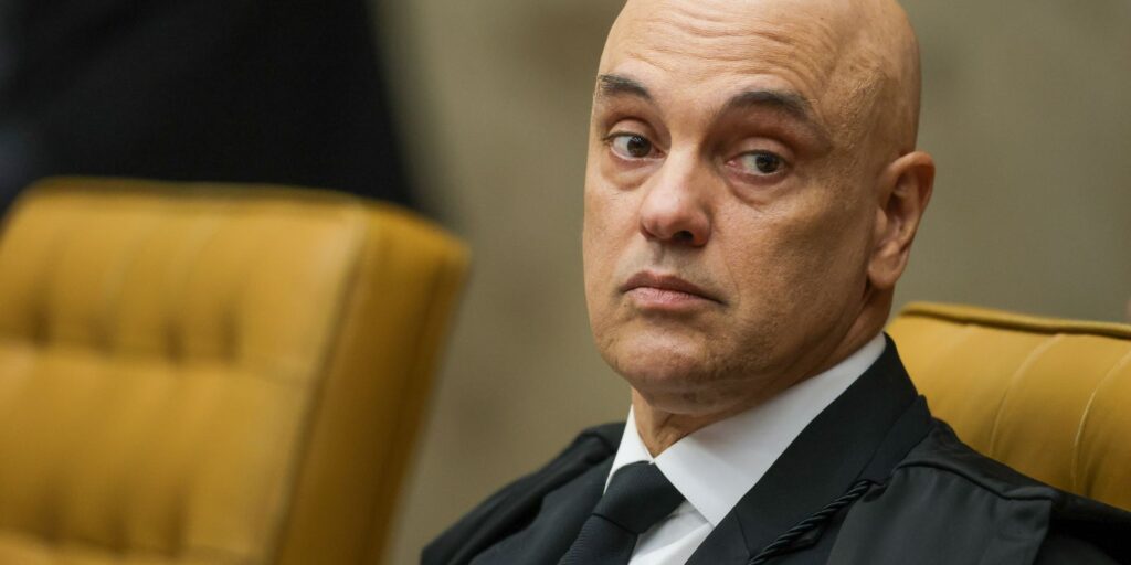 trama-golpista:-moraes-pede-data-para-julgamento-de-bolsonaro-e-mais-7