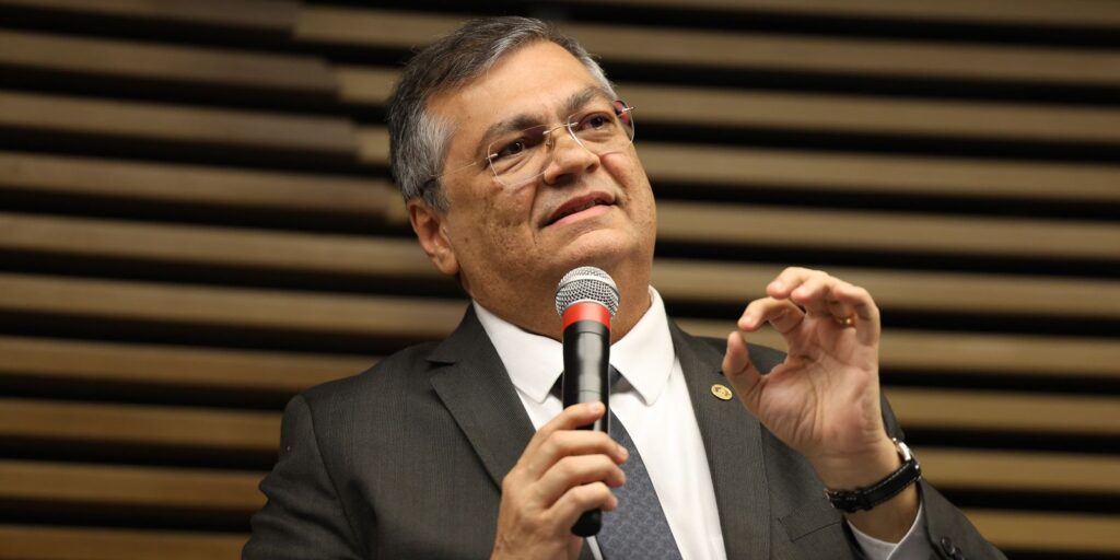 dino:-queda-da-bolsa-nao-tem-relacao-com-veto-sobre-leis-estrangeiras
