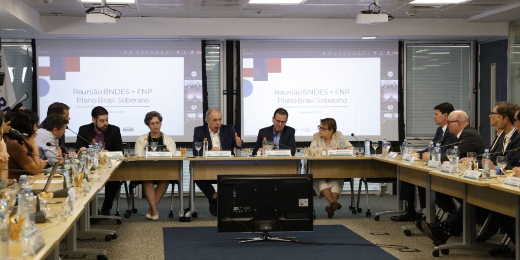 bndes-estuda-suspensao-temporaria-de-dividas-de-afetados-por-tarifaco