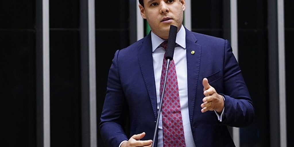 moraes-autoriza-bolsonaro-a-receber-visita-de-relator-da-anistia