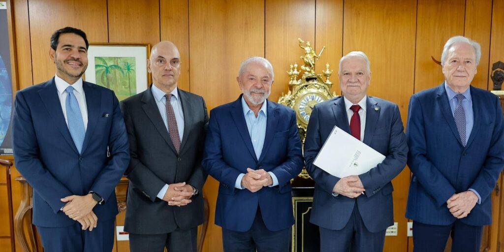 fachin-e-moraes-convidam-lula-para-posse-no-stf