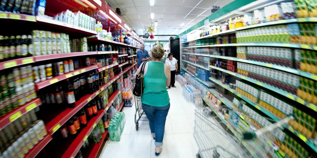 sp:-cesta-basica-tem-queda-puxada-por-melhora-no-valor-de-proteinas