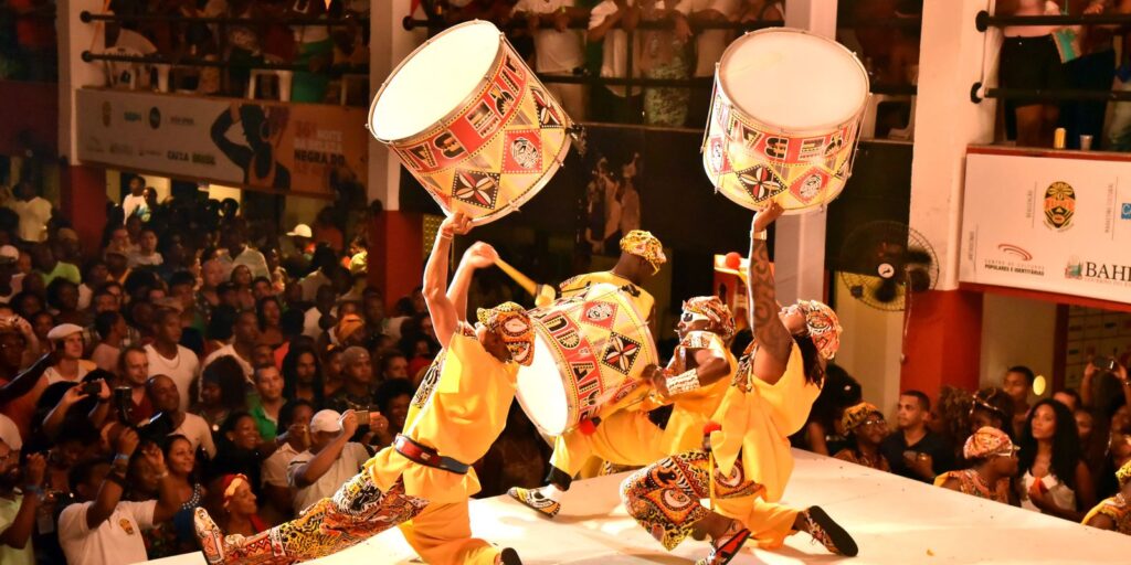 carla-akotirene-recebe-comenda-maria-quiteria-na-camara-de-salvador