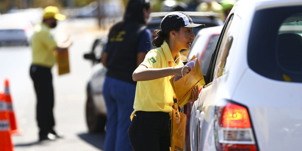 transporte:-melhor-lugar-para-levar-crianca-e-o-meio-do-banco-de-tras