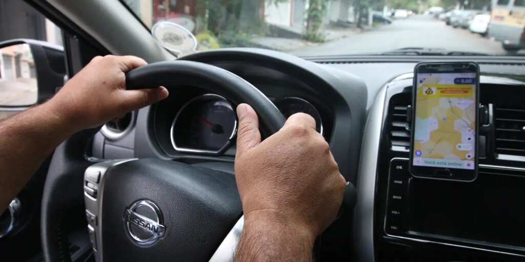 pgr-e-contra-vinculo-trabalhista-entre-motoristas-e-aplicativos