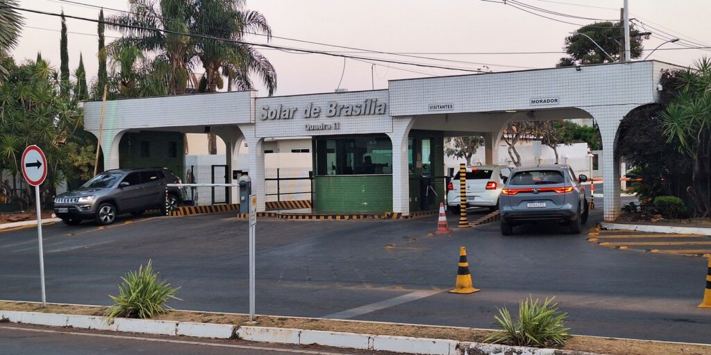moraes-autoriza-bolsonaro-a-receber-barbeiro-em-casa