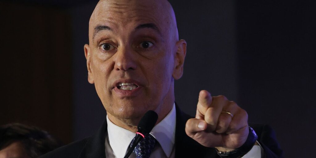 moraes-suspende-decisao-que-destituiu-defesa-de-reus-da-trama-golpista