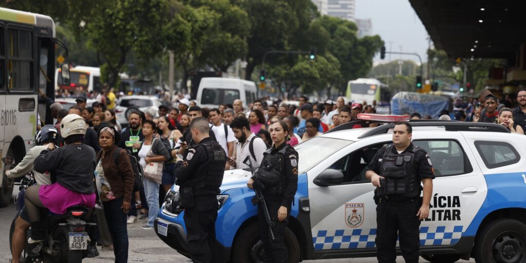 operacao-no-rio-e-cortina-de-fumaca-e-expoe-populacao-a-linha-de-tiro