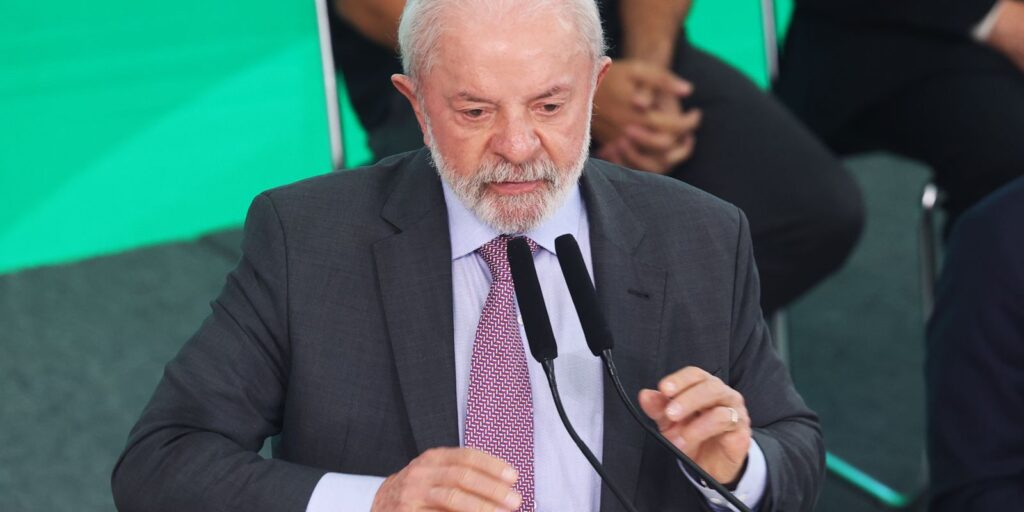 lula-reune-ministros-no-alvorada-e-discute-operacao-policial-no-rio