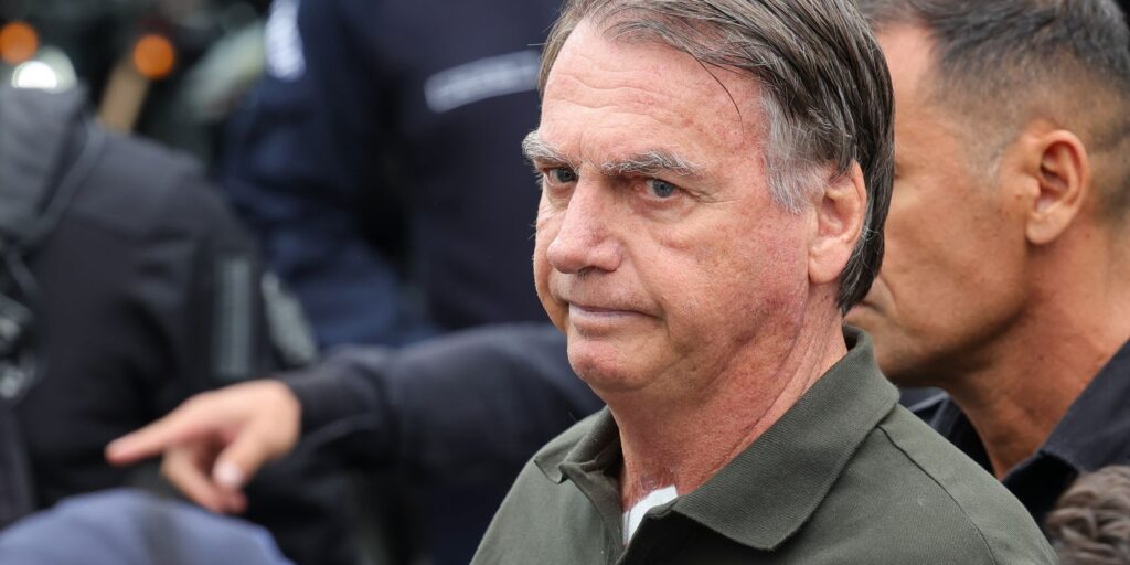 por-unanimidade,-stf-mantem-condenacao-de-bolsonaro-e-aliados