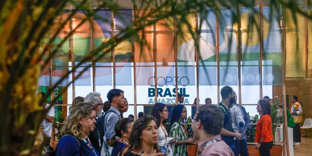 manifestacoes-aumentam-na-cop30-com-reta-final-de-negociacoes