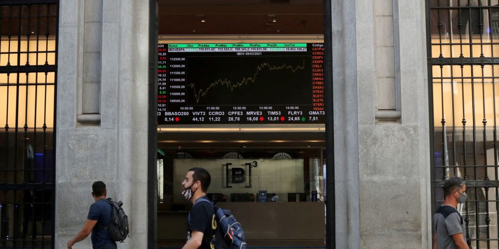 bolsa-volta-a-bater-recorde-e-encosta-em-162-mil-pontos
