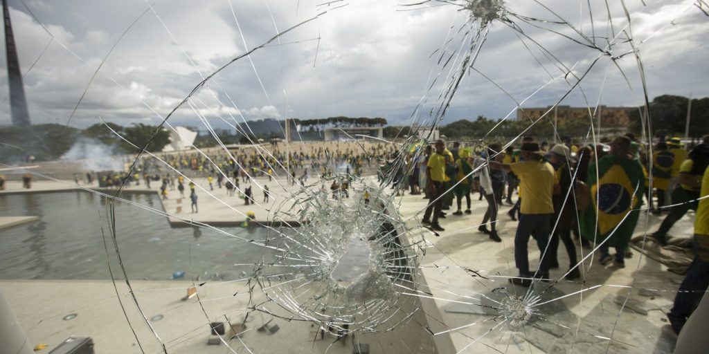 por-unanimidade,-stf-condena-5-pms-do-df-a-16-anos-de-prisao-pelo-8/1