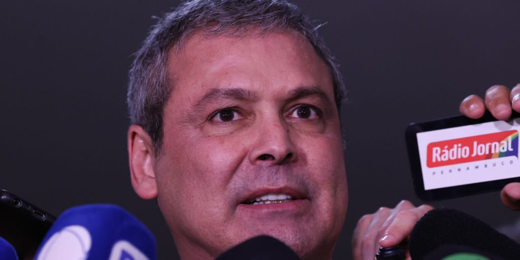 lider-do-pt-considera-escandalosa-decisao-de-votar-pl-da-dosimetria