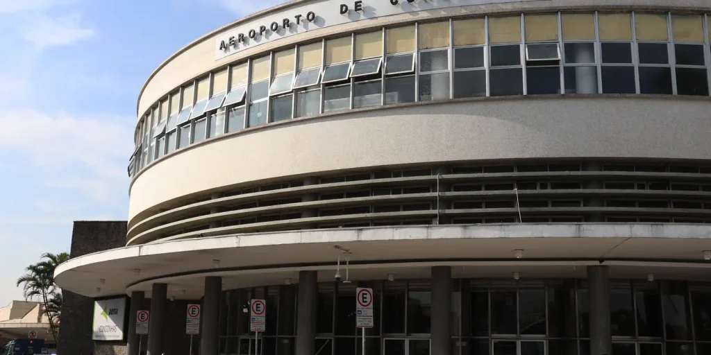 vento-forte-faz-aeronave-arremeter-em-congonhas