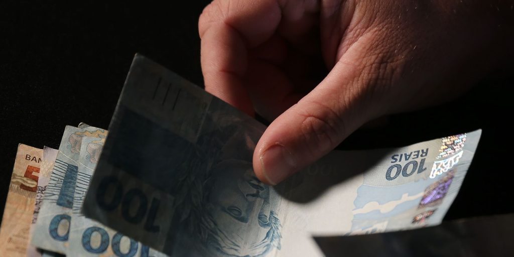 cerca-de-95,3-milhoes-de-pessoas-recebem-2a-parcela-do-decimo-terceiro