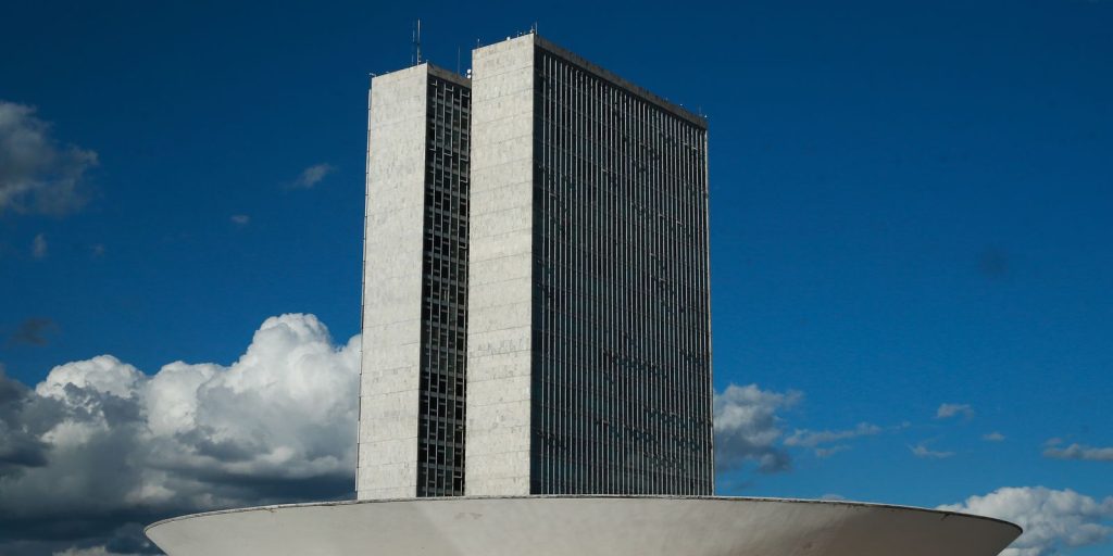 camara-cancela-passaporte-diplomatico-de-eduardo-bolsonaro-e-ramagem