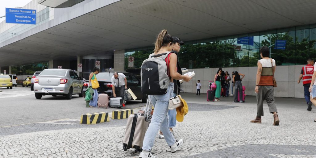 paes-anuncia-reuniao-com-ministro-para-discutir-situacao-de-aeroportos