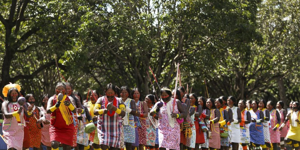 mantendo-tradicoes,-indigenas-celebram-natal-como-o-dia-da-felicidade