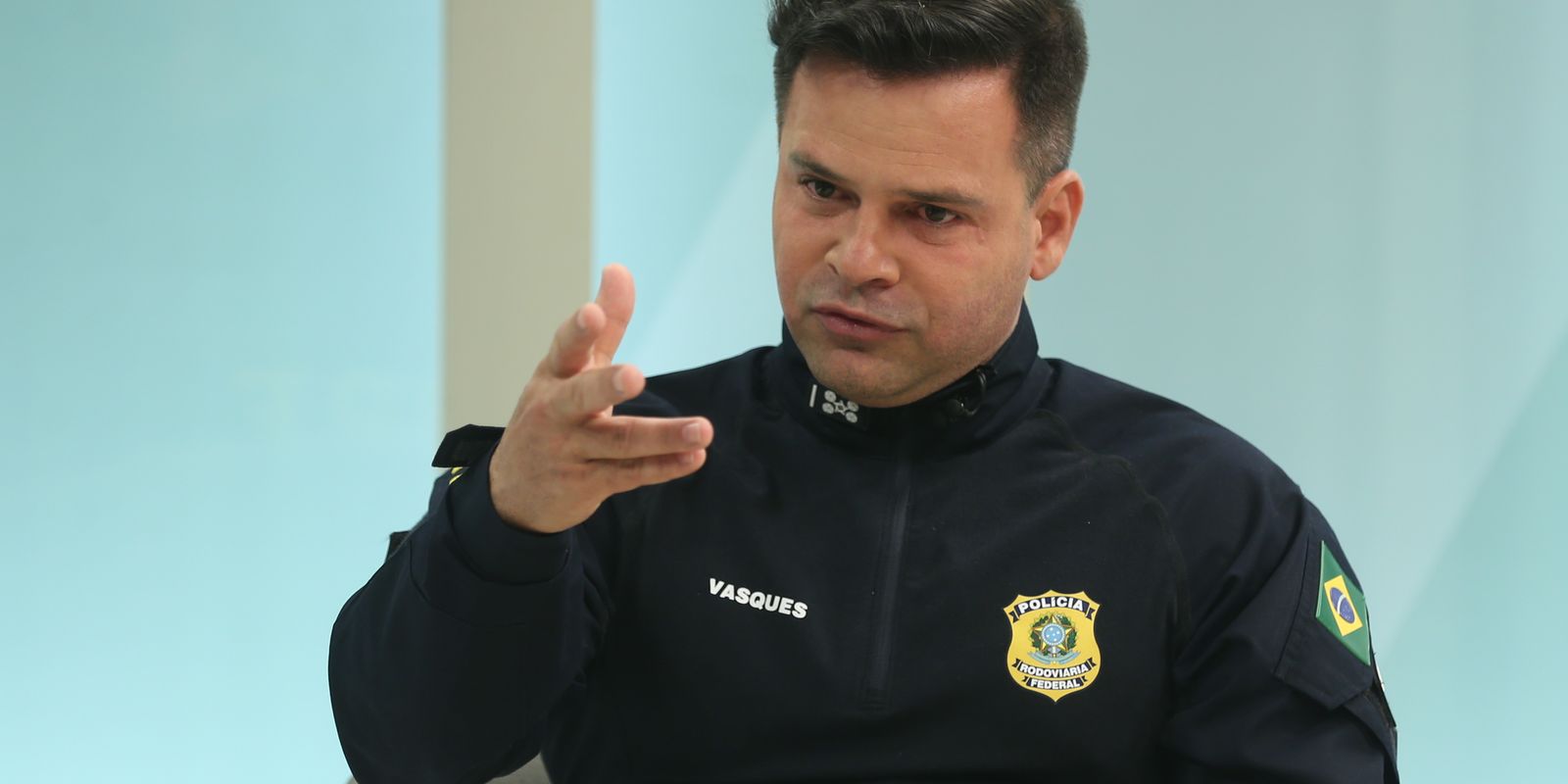 ex-diretor-da-prf-levou-pitbull-e-sacos-de-racao-em-fuga-para-paraguai