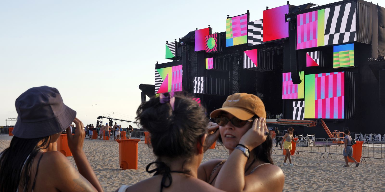 copacabana-ja-vive-clima-de-expectativa-para-a-festa-da-virada