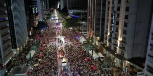 reveillon-na-avenida-paulista-teve-musica-e-fogos-silenciosos