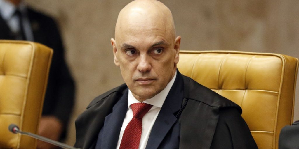 moraes-autoriza-visitas-de-filhos-e-enteada-a-bolsonaro