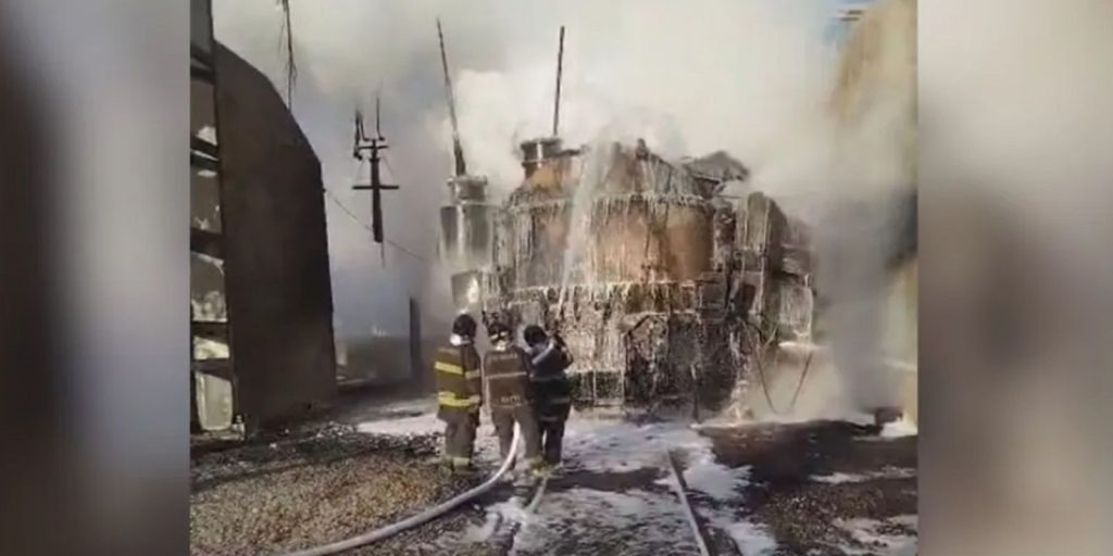 incendio-atinge-subestacao-de-energia-em-embu-guacu