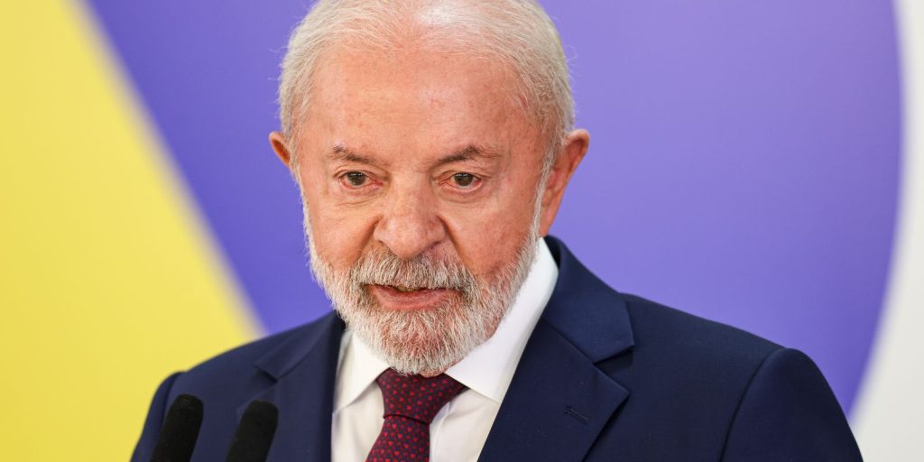 lula-diz-que-salario-minimo-e-baixo,-mas-aponta-importancia-de-direito