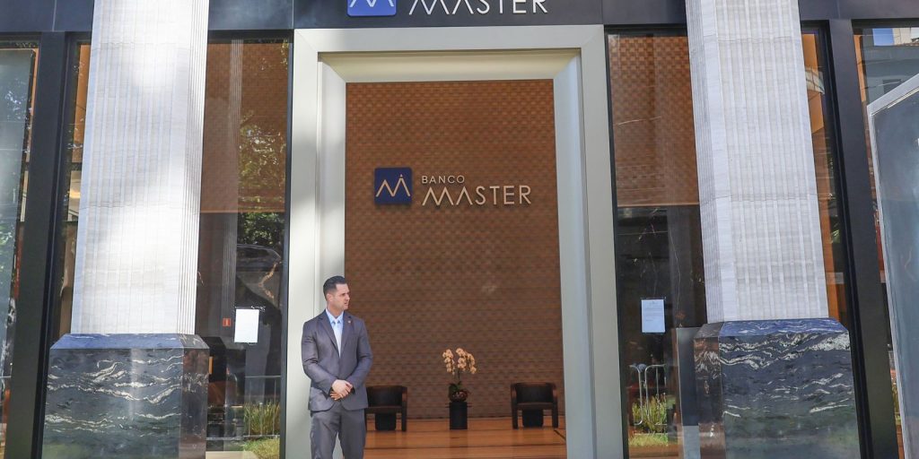 inss-bloqueia-repasses-a-master-por-problemas-em-consignados