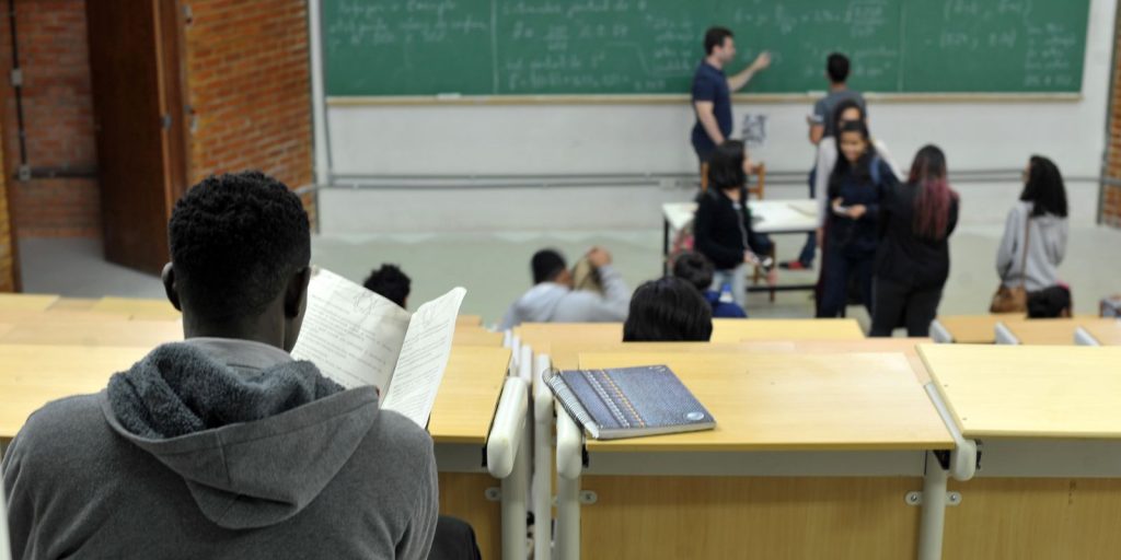 governo-de-sc-tem-48-horas-para-explicar-lei-que-barra-cotas-raciais