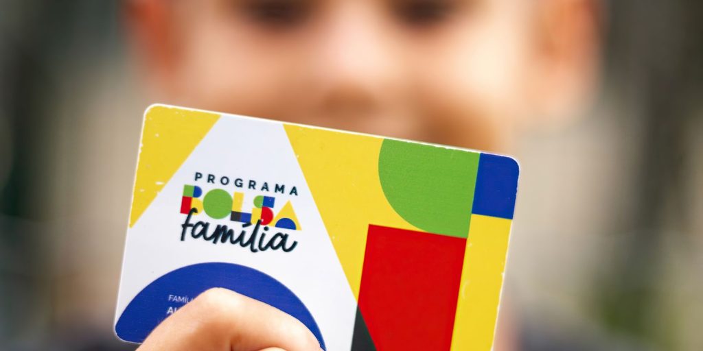 caixa-comeca-a-pagar-bolsa-familia-de-marco