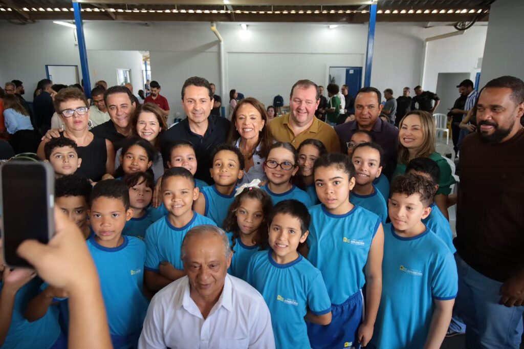 aparecida:-leandro-vilela-entrega-reforma-da-escola-cidade-vera-cruz-i