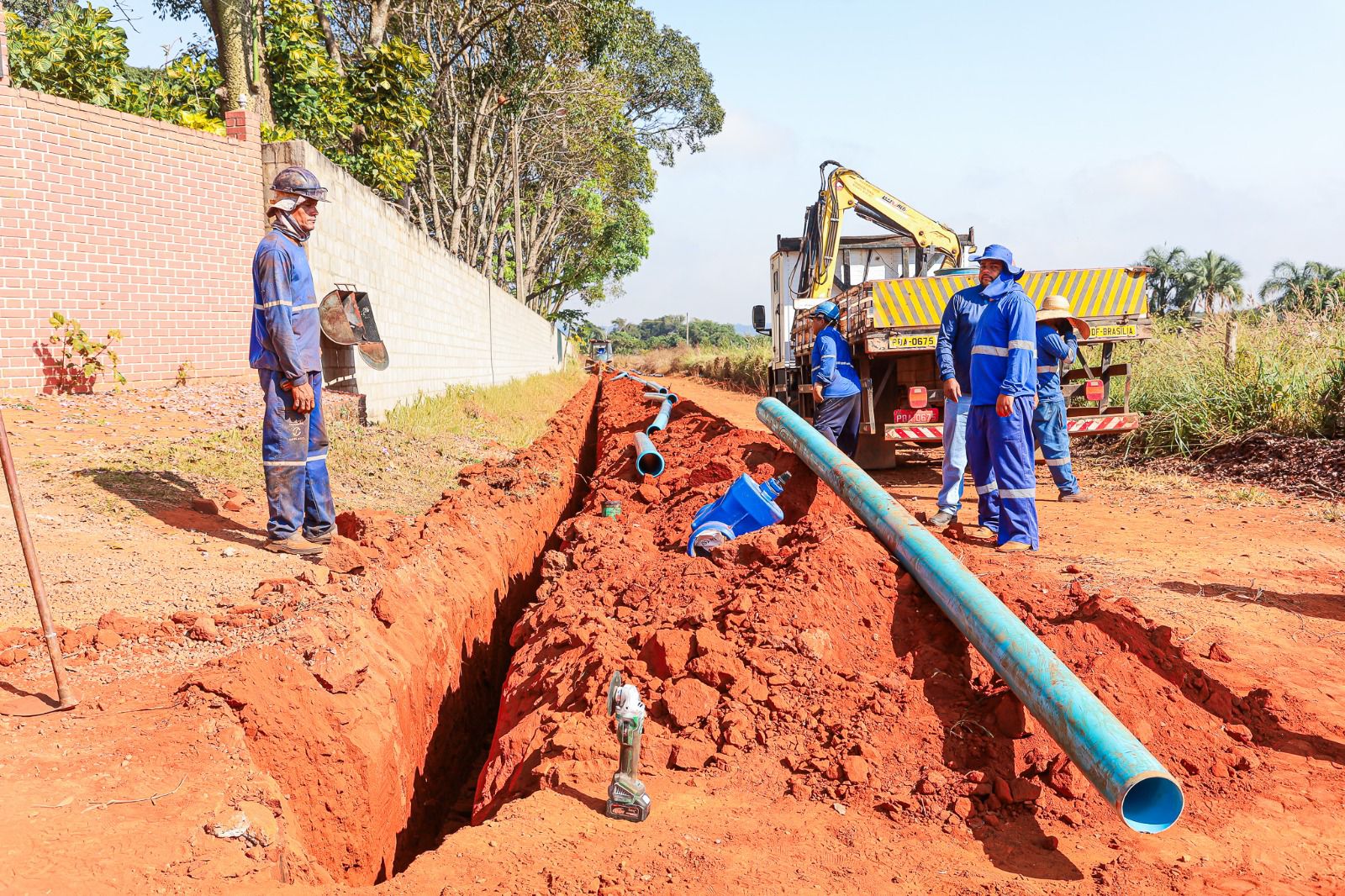 trindade:-prefeitura-e-saneago-iniciam-obra-para-levar-agua-tratada-ao-setor-santa-luzia