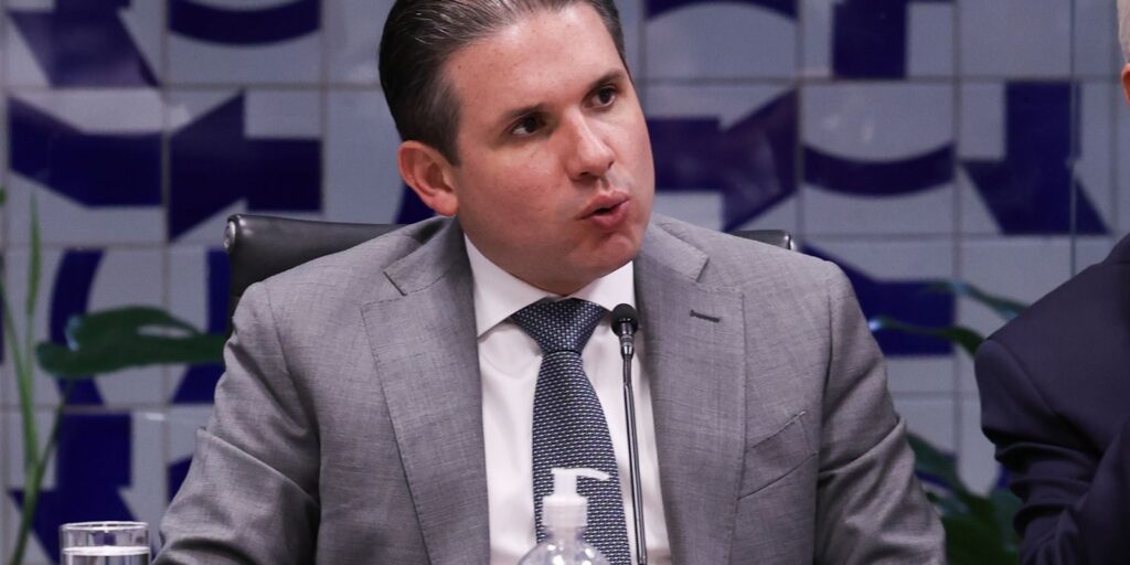 motta-convoca-reuniao-de-lideres-para-votar-pl-do-fim-da-escala-6×1