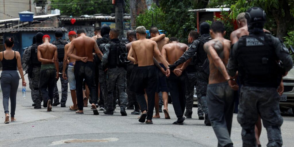 operacao-contencao:-17%-dos-policiais-retiraram-as-cameras-corporais