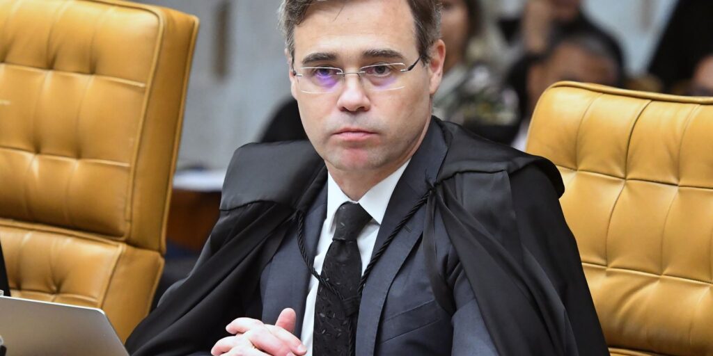 mendonca-suspende-multas-de-norma-sobre-saude-mental-no-trabalho