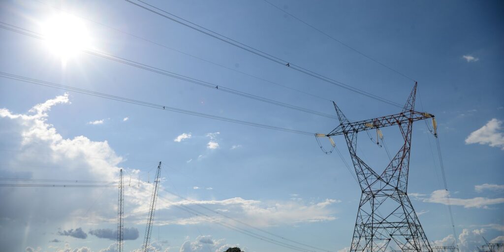 annel-sorteia-mais-quatro-lotes-de-transmissao-de-energia