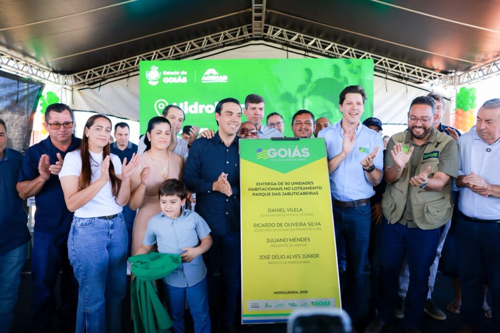 daniel-vilela-entrega-268-moradias-do-pra-ter-onde-morar-em-hidrolandia